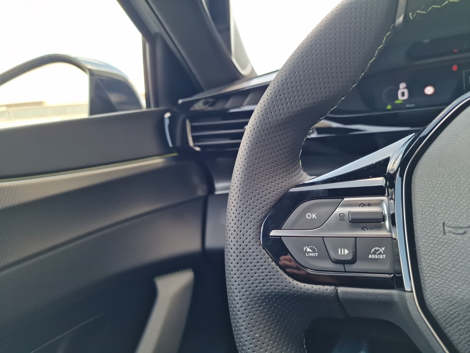 Peugeot 308 - Bild 25