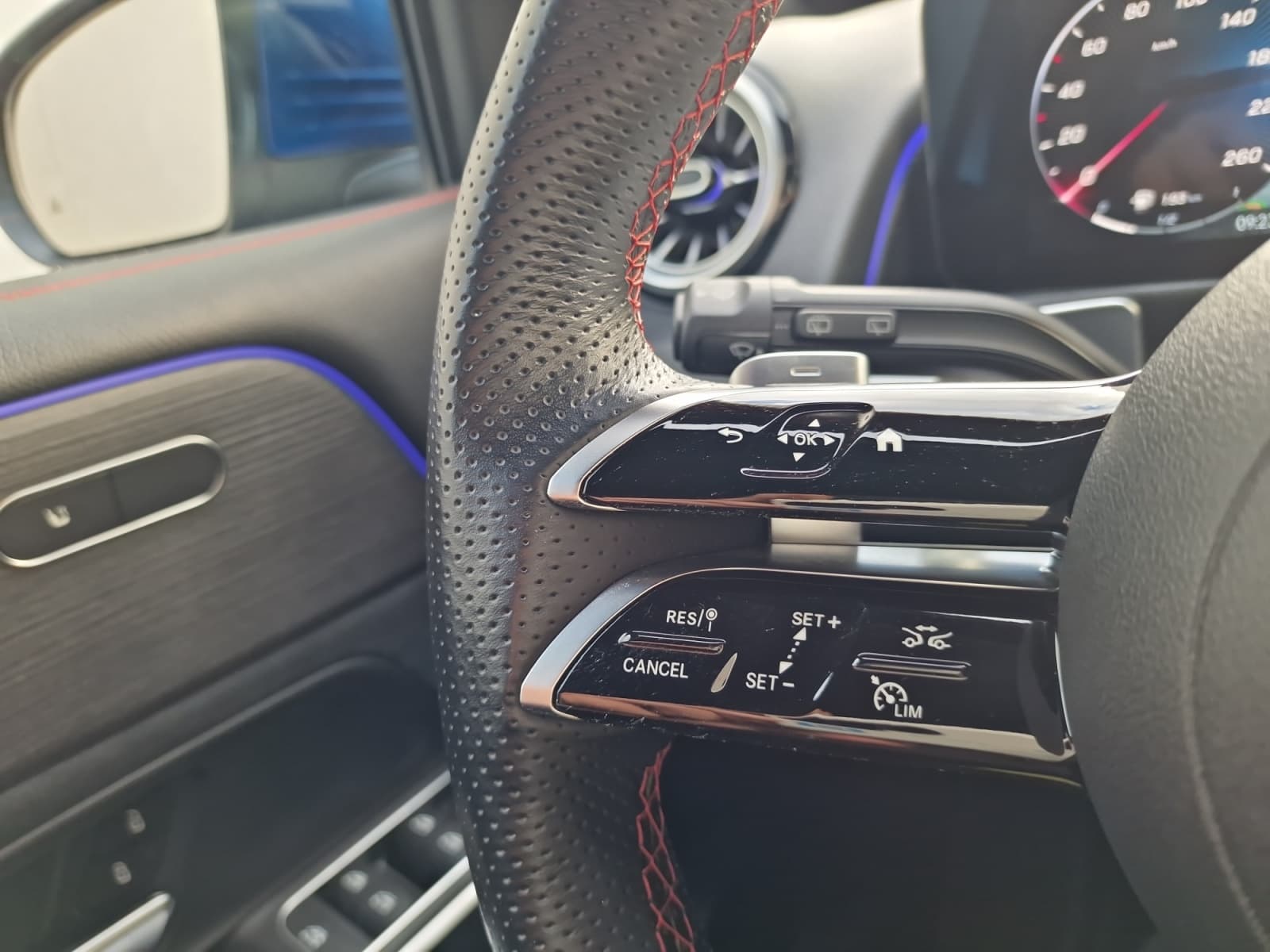 Mercedes Benz GLB 220 - Bild 17